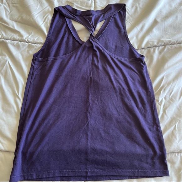 Lot of 3 tops - 2 XS Old Navy (purple/blk) and 1 M Under Armor (lt purple)🏃♀️ - Picture 4 of 15